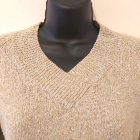 COLUMBIA | Women's Knit V Neck Sweater Tan Size Small - Picture 3 of 10